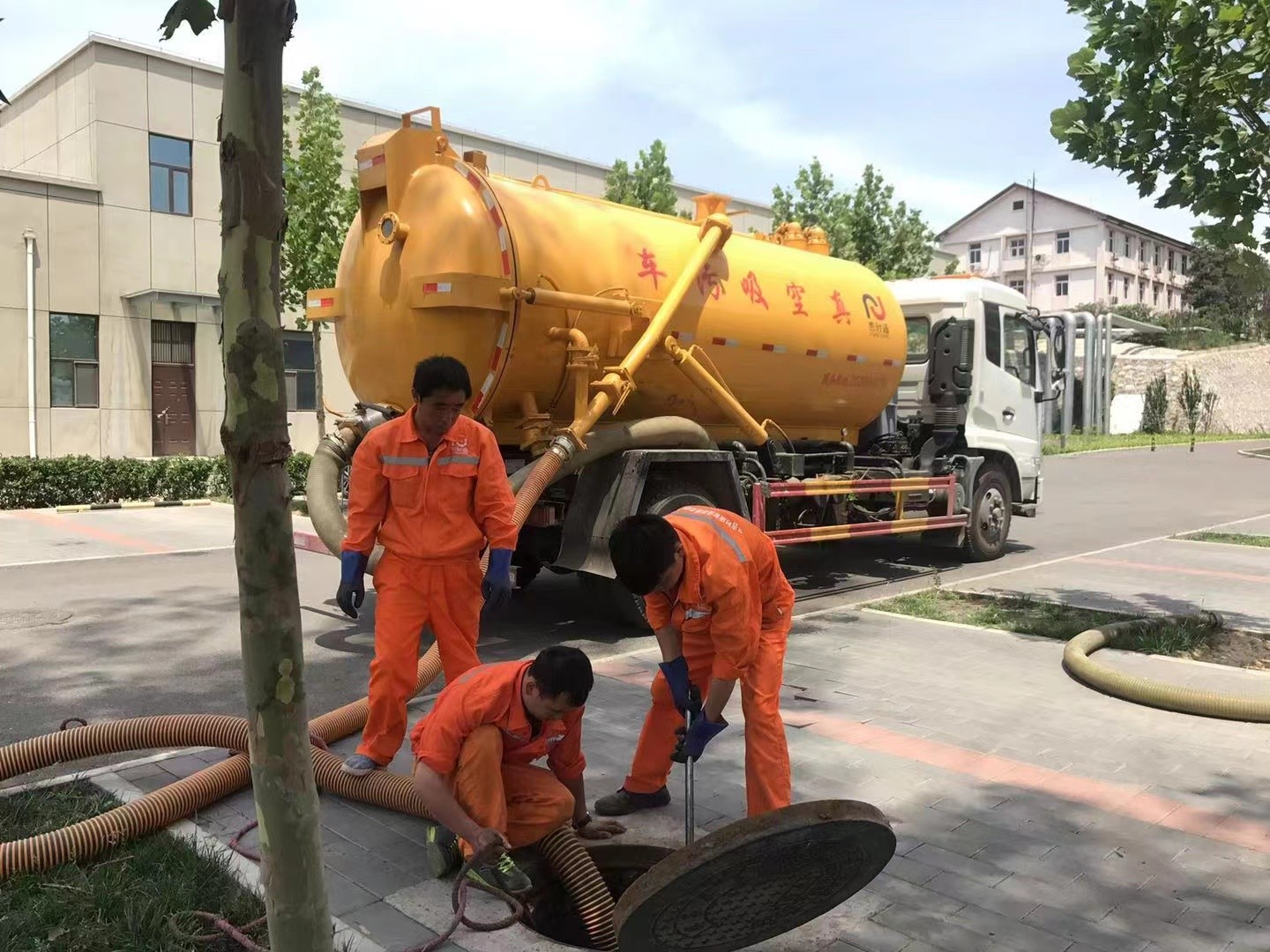 芗城化粪池清理与5-8吨吸粪车施工效率分析